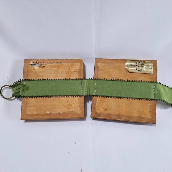 VTG Cottage Craft Fabric Sculpture Bell Spinning Wheel Textile Gallery Wall‎ Art - Picture 5 of 7